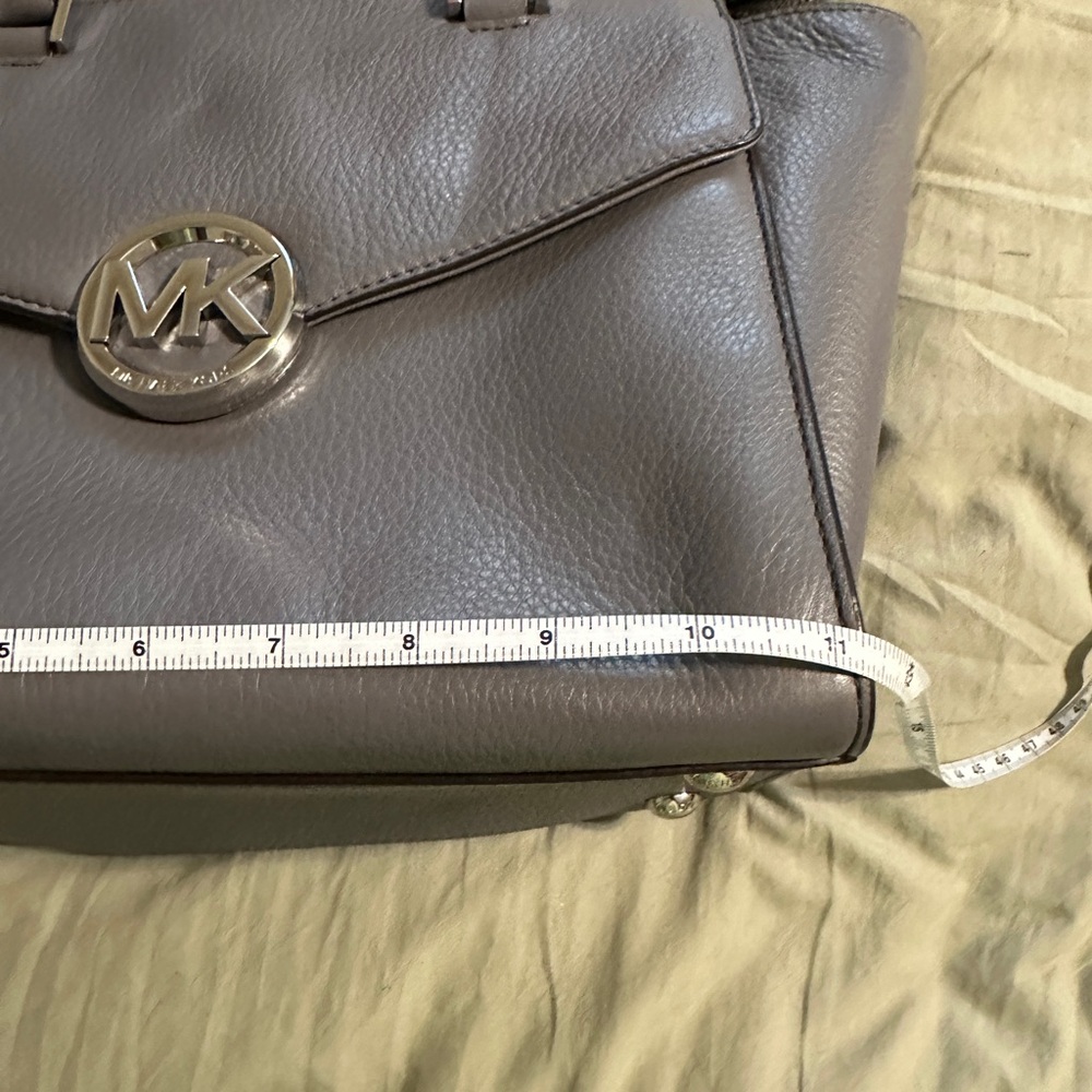 Michael Kors satchel. - Picture 12 of 14